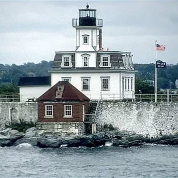 Middle Aged Mini #264 - Rose Island Lighthouse