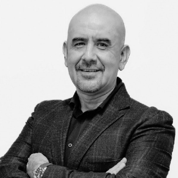 Emprendiendo en Tiempos de Crisis con Arturo Escalera de Century Painting