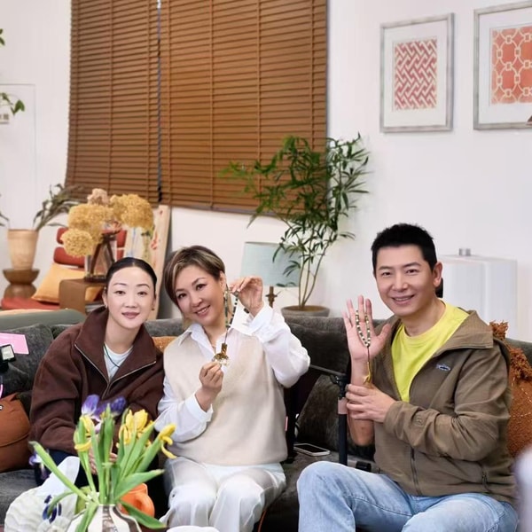老友对谈vol.35戴军&张瑶:不争不抢的人,凭什么活得不焦虑?