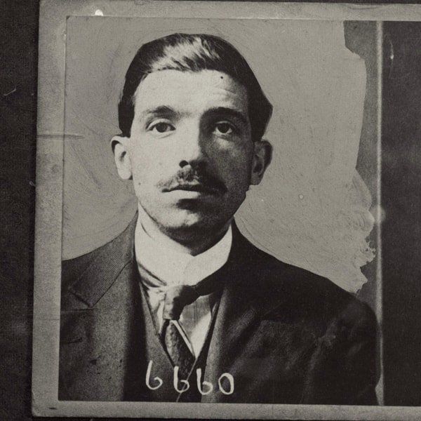 Charles Ponzi's scheme (plus a new scam)