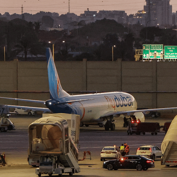 How a Boeing jet survived a nosedive at extreme speed