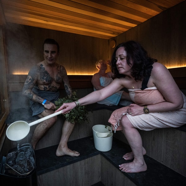 Reporting on the science of saunas
